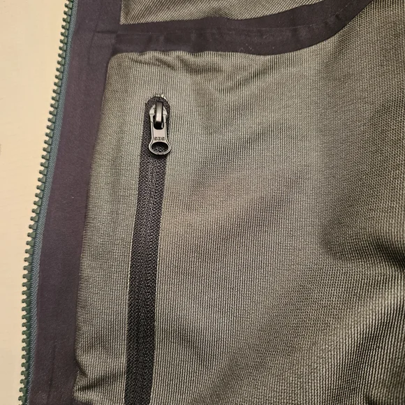 Stormtech Rain Jacket - Picture 10 of 15